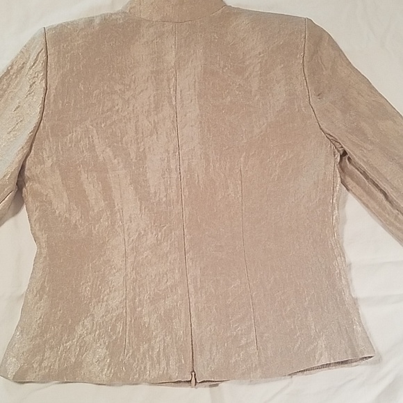 Top - Picture 2 of 4